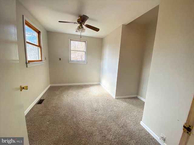2932 KERNS SCHOOL RD, Springfield, WV 26763