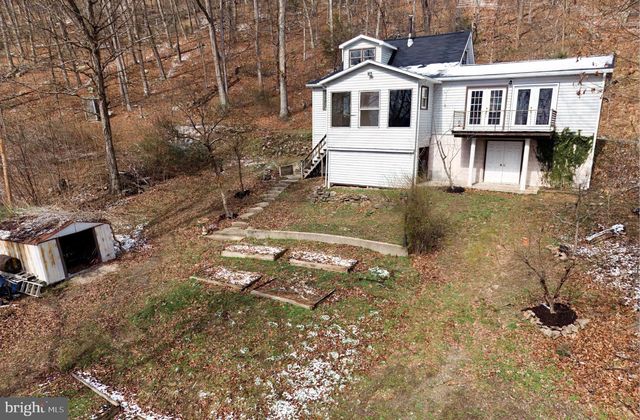 2932 KERNS SCHOOL RD, Springfield, WV 26763