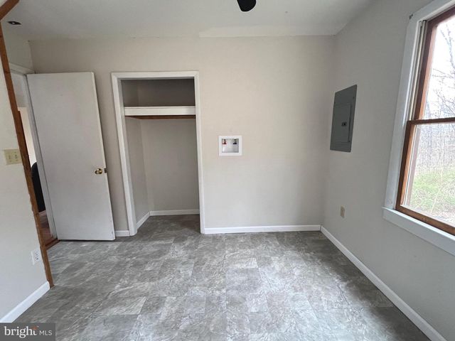 2932 KERNS SCHOOL RD, Springfield, WV 26763