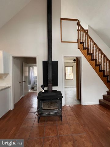 2932 KERNS SCHOOL RD, Springfield, WV 26763