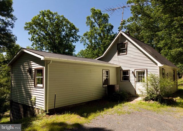 2932 KERNS SCHOOL RD, Springfield, WV 26763