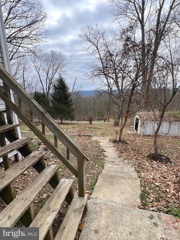 2932 KERNS SCHOOL RD, Springfield, WV 26763