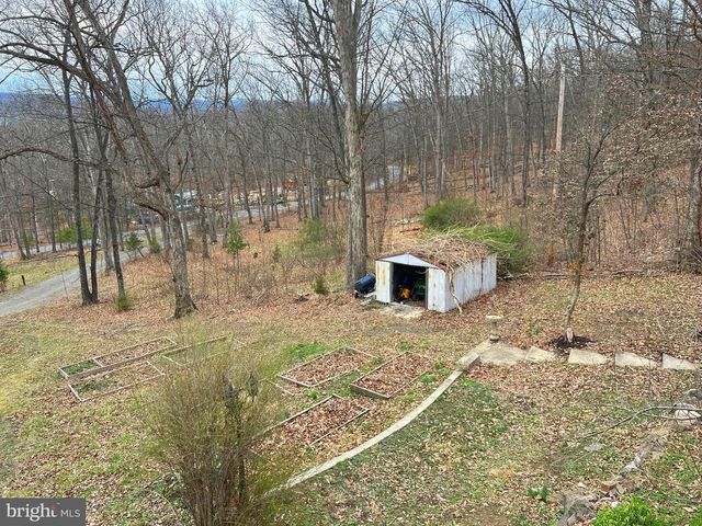 2932 KERNS SCHOOL RD, Springfield, WV 26763