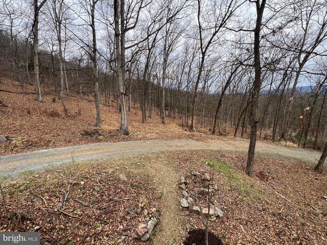2932 KERNS SCHOOL RD, Springfield, WV 26763