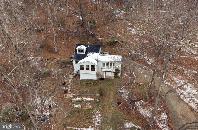 2932 KERNS SCHOOL RD, Springfield, WV 26763