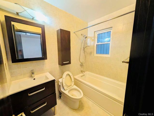 6408 213th Street, Oakland Gardens, NY 11364