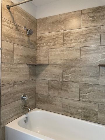 18800 Egret Bay Boulevard 905, Webster, TX 77058