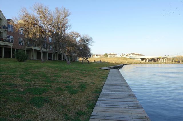 18800 Egret Bay Boulevard 905, Webster, TX 77058