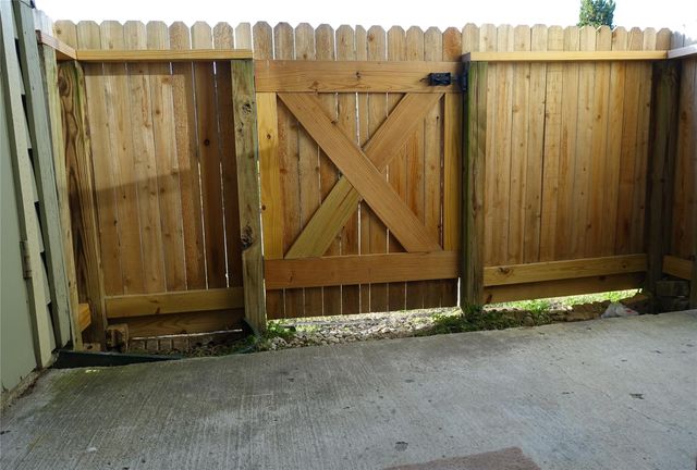 18800 Egret Bay Boulevard 905, Webster, TX 77058