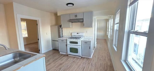 18 Linden St 18, Rockland, MA 02370