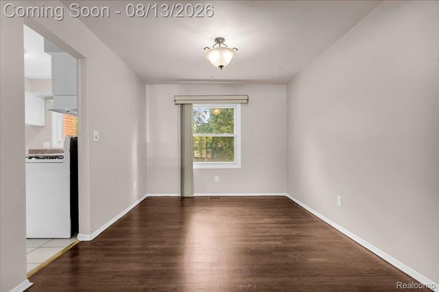 1216 Charrington Drive, Troy, MI 48083