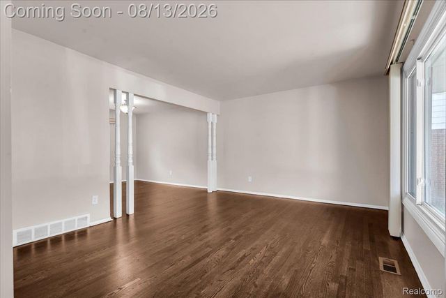 1216 Charrington Drive, Troy, MI 48083