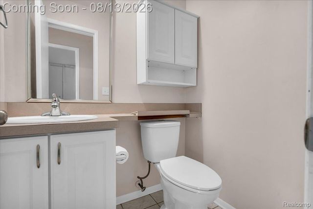 1216 Charrington Drive, Troy, MI 48083