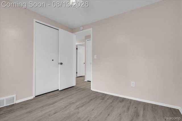 1216 Charrington Drive, Troy, MI 48083