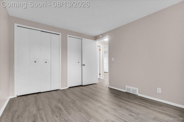 1216 Charrington Drive, Troy, MI 48083