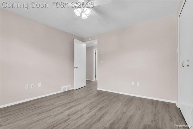 1216 Charrington Drive, Troy, MI 48083
