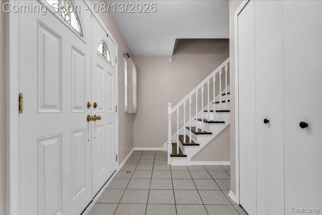 1216 Charrington Drive, Troy, MI 48083