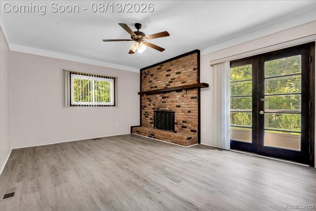 1216 Charrington Drive, Troy, MI 48083