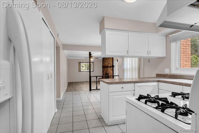 1216 Charrington Drive, Troy, MI 48083