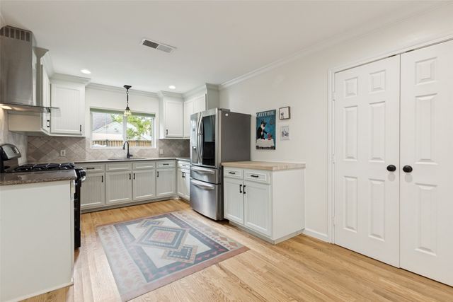 9938 Losa Drive, Dallas, TX 75218