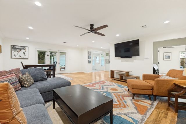 9938 Losa Drive, Dallas, TX 75218