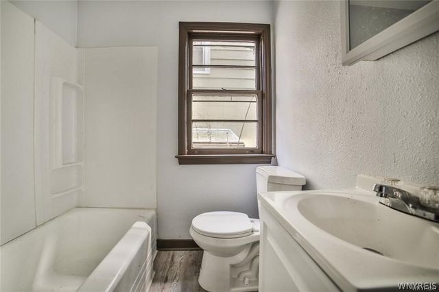 417 24th Street, Niagara Falls, NY 14303