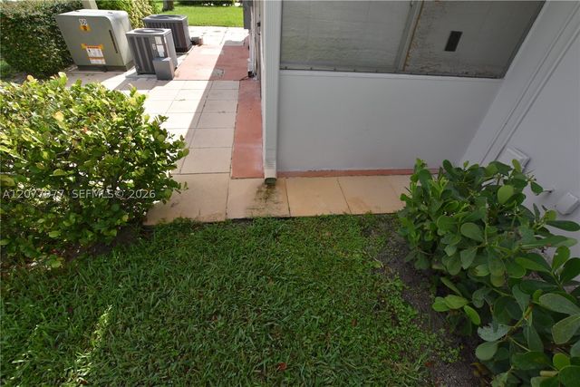 2971 Crosley Dr W F, West Palm Beach, FL 33415