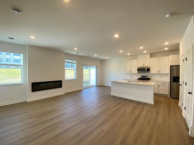 4026 Hayward Avenue N, Oakdale, MN 55128