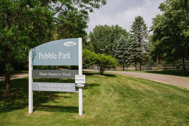 4026 Hayward Avenue N, Oakdale, MN 55128