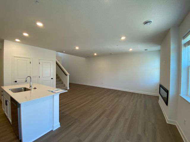 4026 Hayward Avenue N, Oakdale, MN 55128