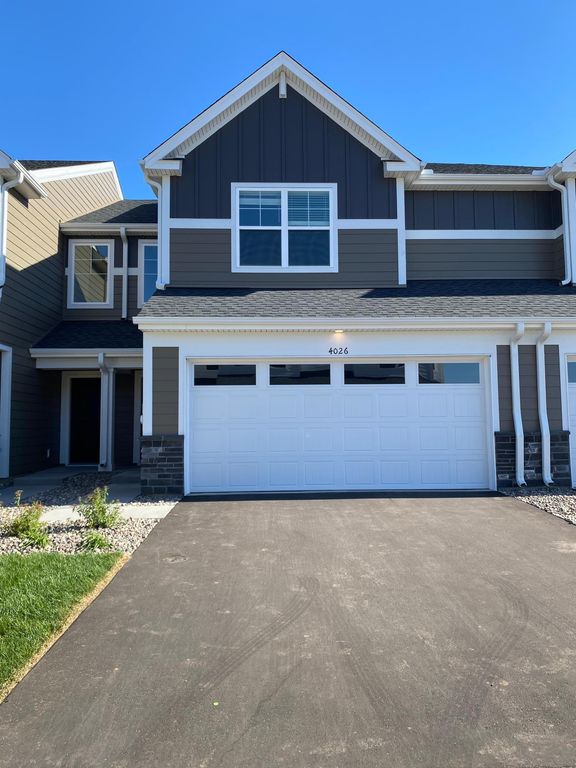 4026 Hayward Avenue N, Oakdale, MN 55128