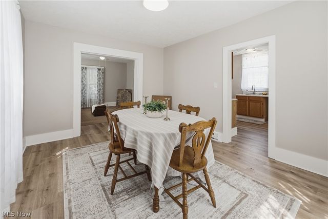 284 E Park Avenue, Barberton, OH 44203