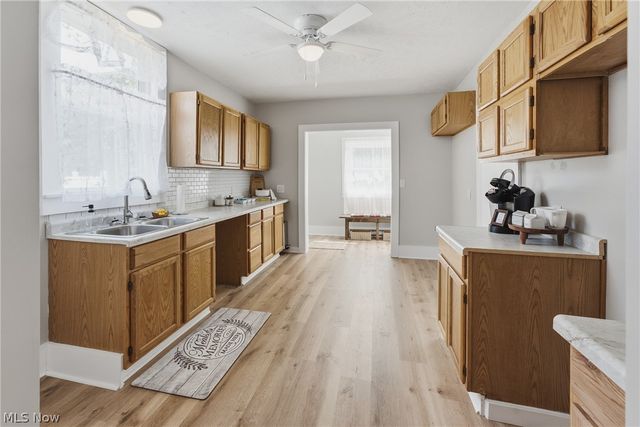 284 E Park Avenue, Barberton, OH 44203