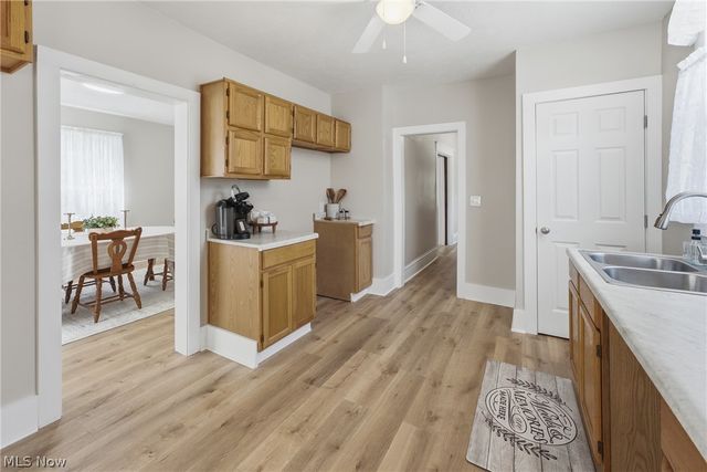 284 E Park Avenue, Barberton, OH 44203