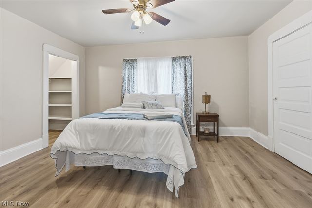 284 E Park Avenue, Barberton, OH 44203