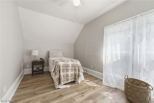 284 E Park Avenue, Barberton, OH 44203