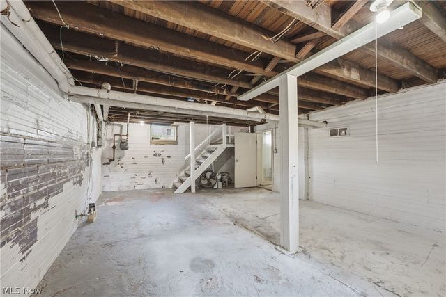 284 E Park Avenue, Barberton, OH 44203