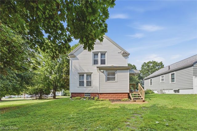 284 E Park Avenue, Barberton, OH 44203