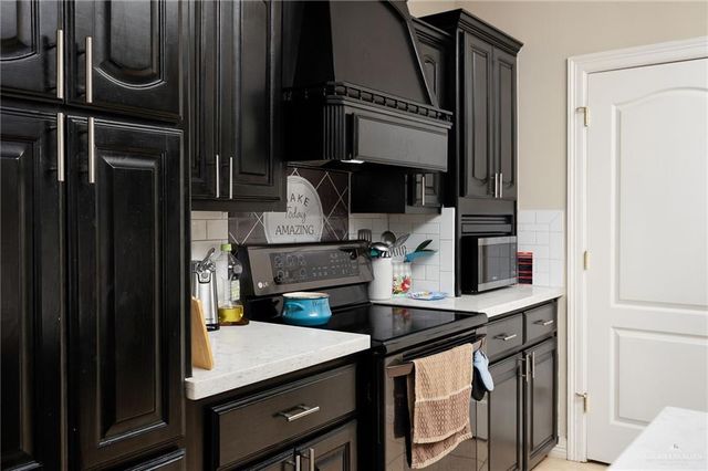 1406 La Ciniega Drive, Weslaco, TX 78596