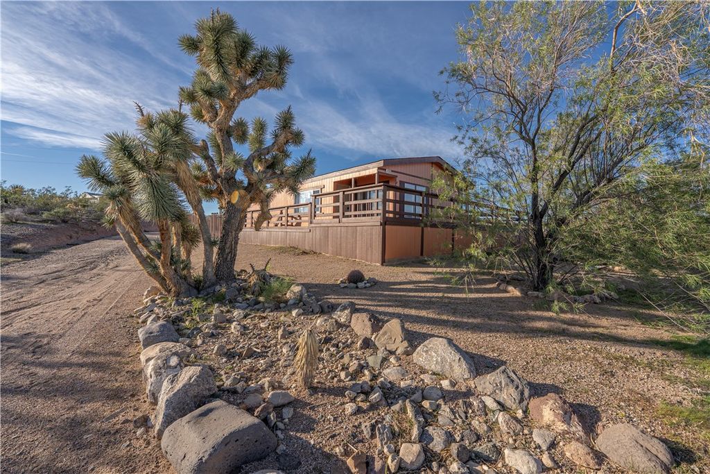 170 W King Tut Drive, Meadview, AZ 86444