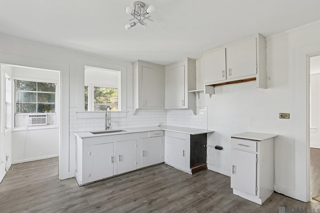 4094 Convention, Baton Rouge, LA 70806