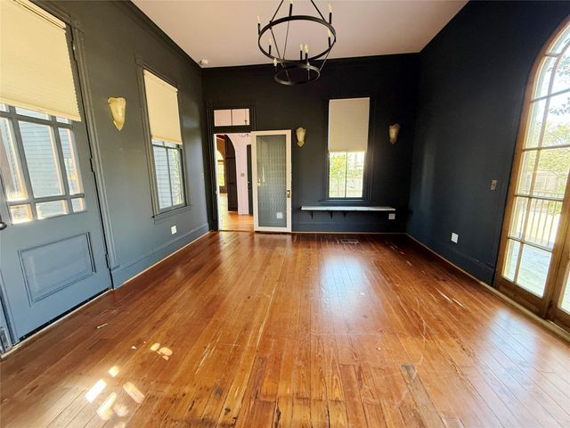 3128 Avenue L, Galveston, TX 77550