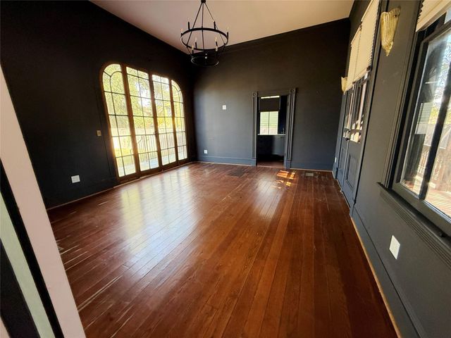 3128 Avenue L, Galveston, TX 77550