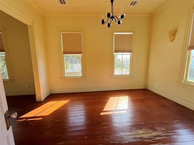 3128 Avenue L, Galveston, TX 77550