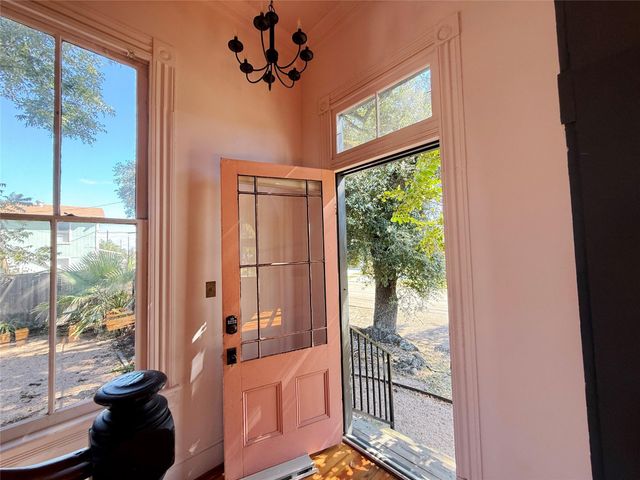 3128 Avenue L, Galveston, TX 77550