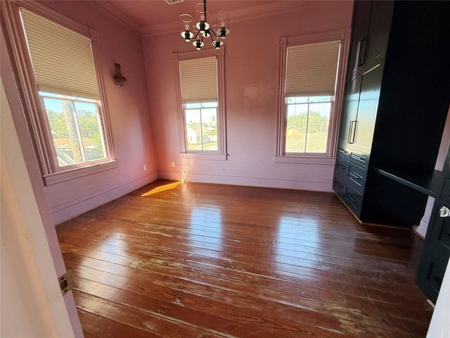 3128 Avenue L, Galveston, TX 77550