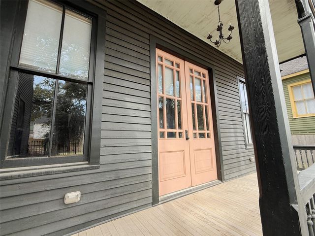 3128 Avenue L, Galveston, TX 77550