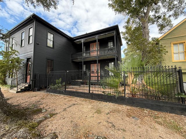 3128 Avenue L, Galveston, TX 77550