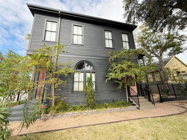 3128 Avenue L, Galveston, TX 77550