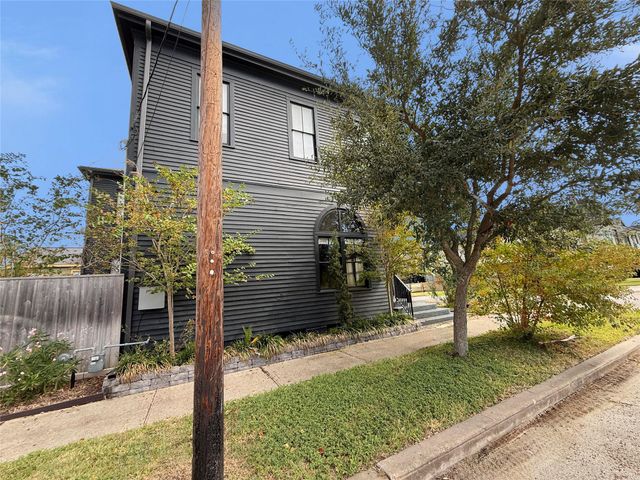 3128 Avenue L, Galveston, TX 77550